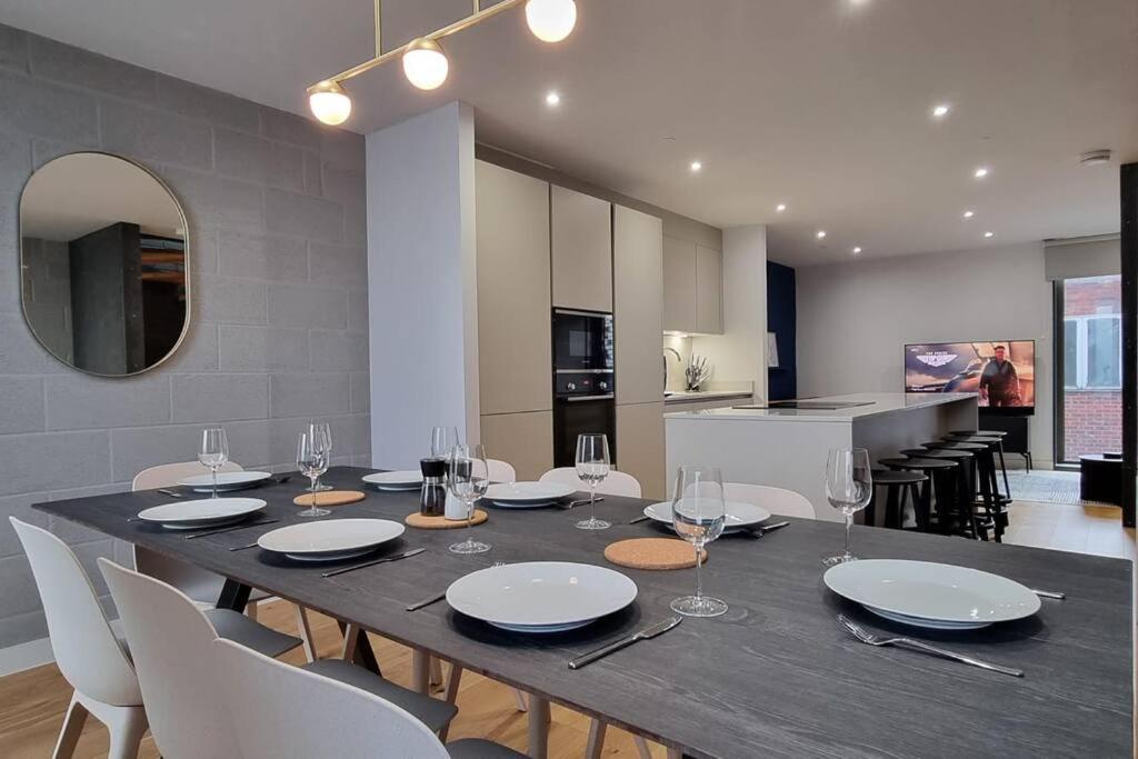 Free Parking - Roof Terrace - Luxury Townhouse Hébergement de vacances